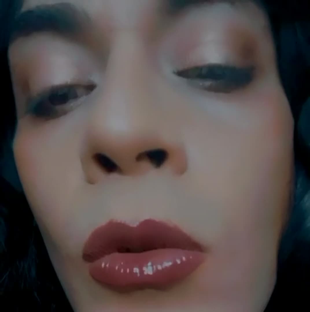 Blowjob Kiss featuring Redmarierose — sissy