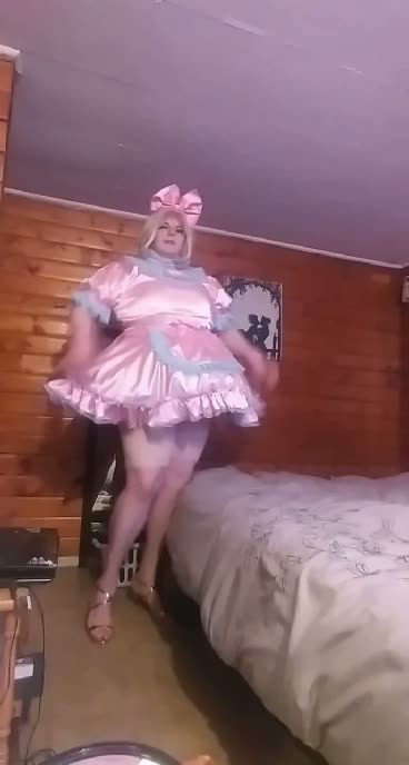 sissy kitty cupcakes shows off her favourite pink maid outfit. — cute