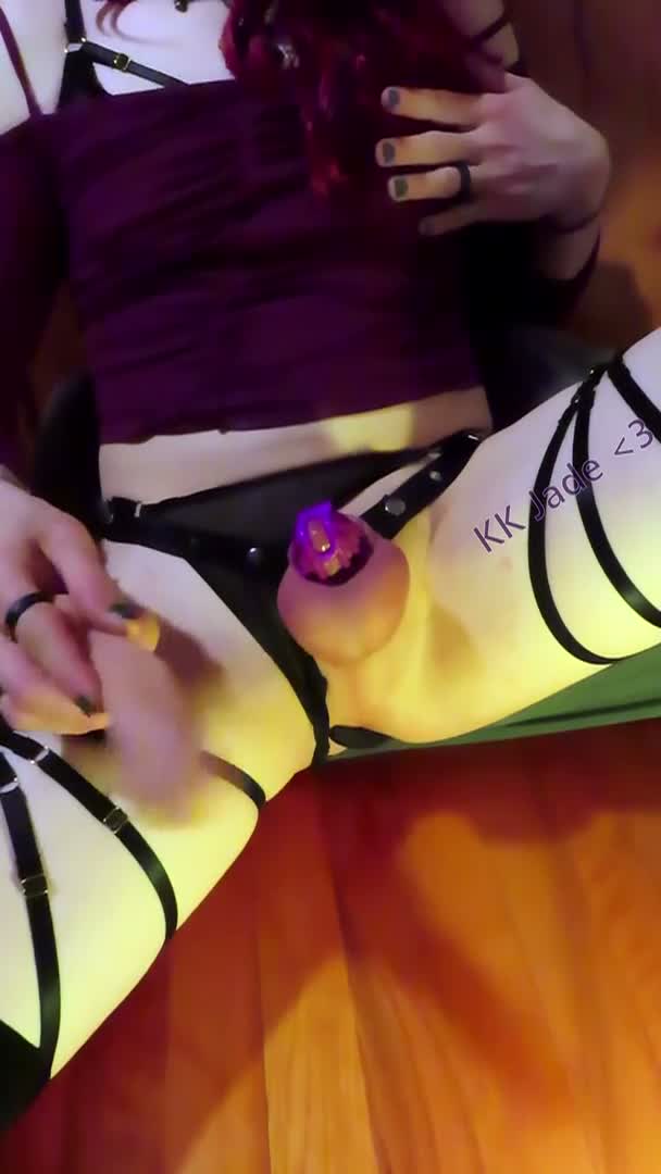 KK_Jade — Ballbusting — femboy